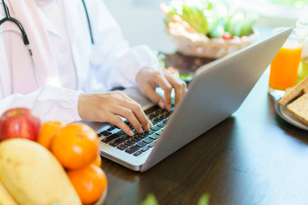 istock Female muslim nutritionist. 1540401477