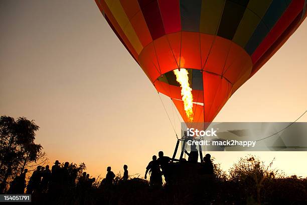 Приключение Hot Air Balloon — стоковые фотографии и другие картинки Воздушный шар - Воздушный шар, Пилот, Пламя