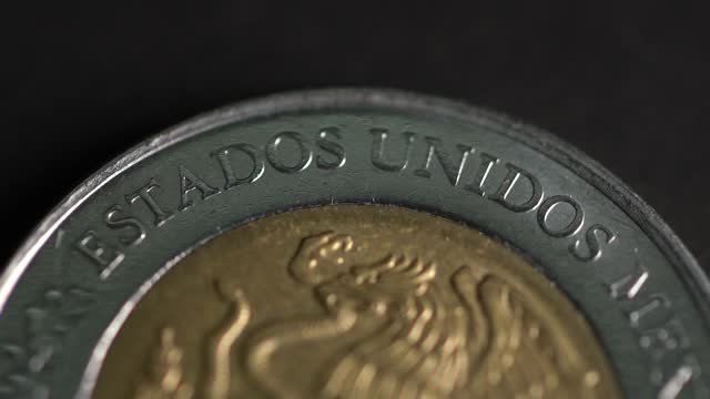 five peso Coin mexican eagle back