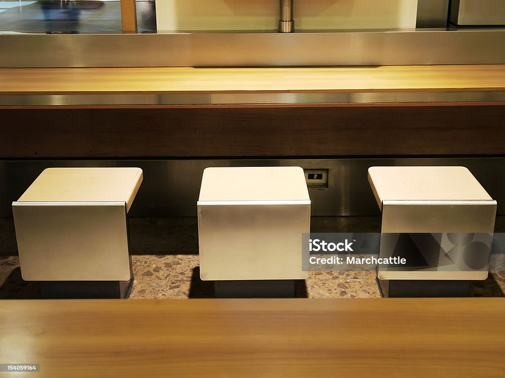 テーブルと椅子 - フードコートのロイヤリティフリーストックフォト