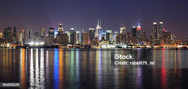 Manhattan New York City - Fotografias de stock e mais imagens de Cidade de Nova Iorque - Cidade de Nova Iorque, Noite, Vista da Cidade