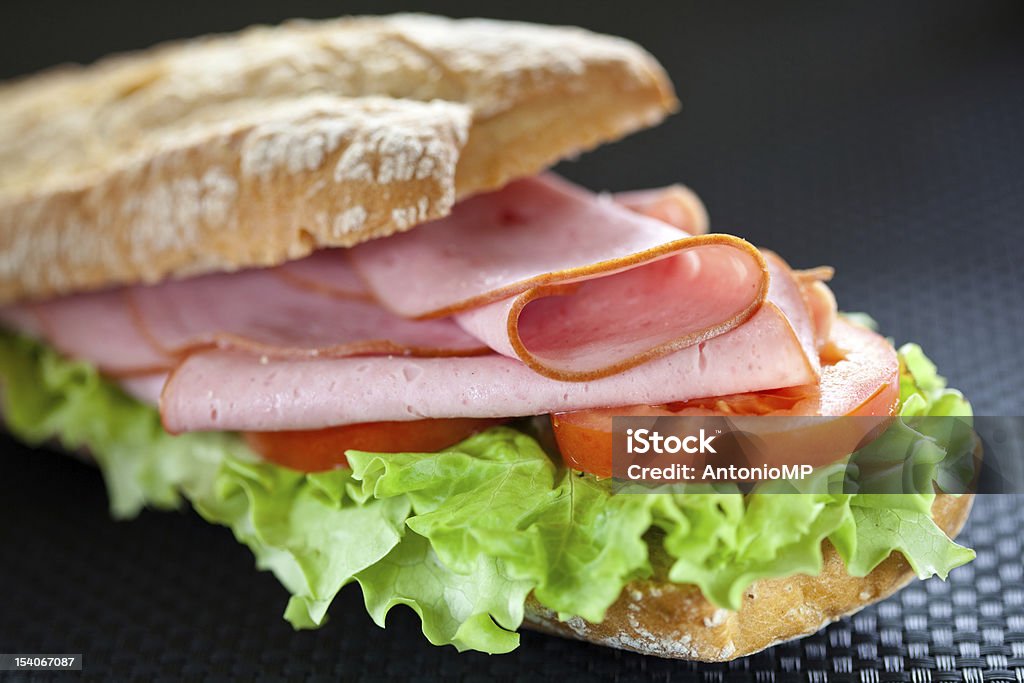 sandwich au jambon et crudités - Photo de Aliment libre de droits
