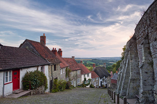 istock Gold Hill, Shaftesbury, Dorset, England, UK. 154075295