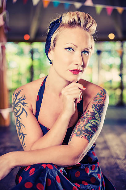 istock Retro Rockabilly Woman 154076913