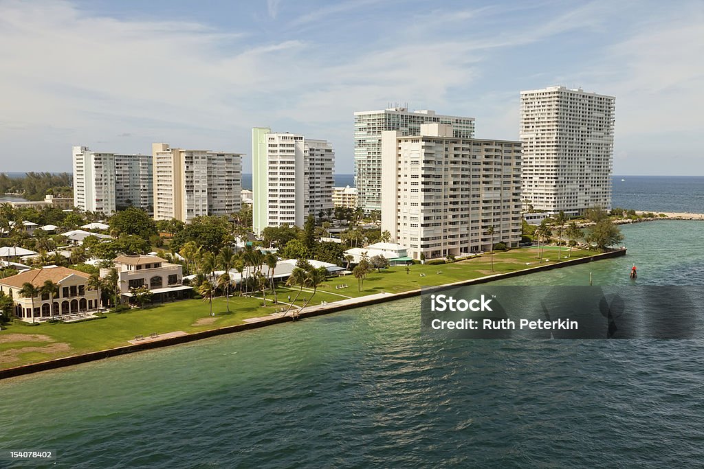 Port Everglades água na entrada para o Oceano Atlântico - Foto de stock de Apartamento royalty-free