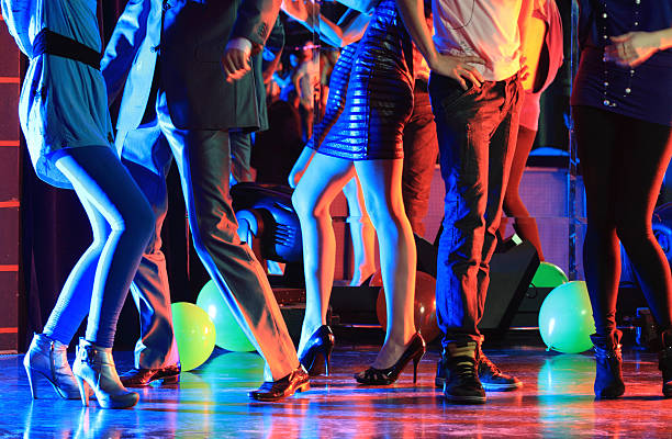 ночной клуб партии - dancing floor стоковые фото и изображения