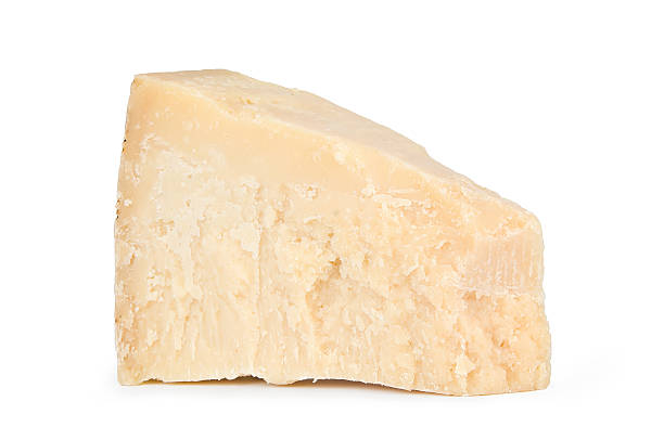 pedaço de queijo de parmesão resh. - parmesan cheese imagens e fotografias de stock