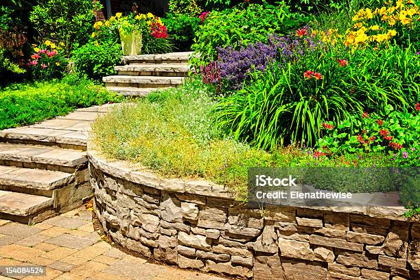 Piedra Natural Paisajismo Foto de stock y más banco de imágenes de Piedra - Material de construcción - Piedra - Material de construcción, Escaleras, Escalones