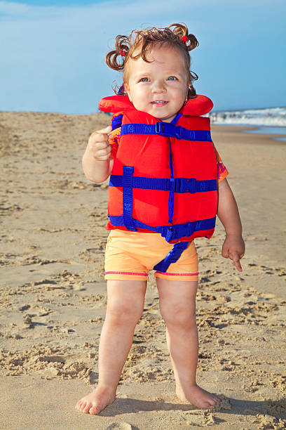 istock Happy small girl on the beach (XXXL) 154087102