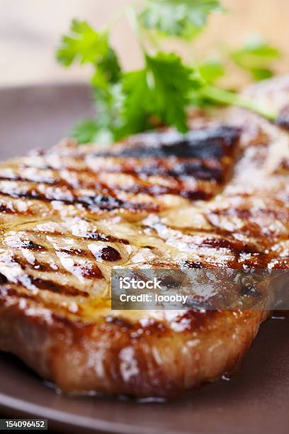 Chuletas De Cerdo Foto de stock y más banco de imágenes de Alimento - Alimento, Alimentos cocinados, Barbacoa - Comida