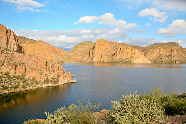 istock Canyon Lake, Arizona, USA 154111265