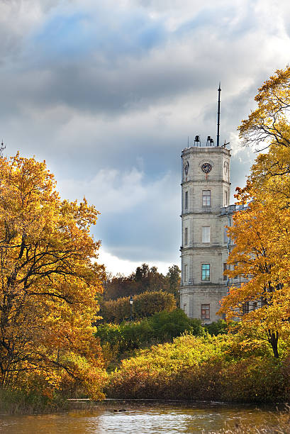 istock Russia,Gatchina, bright autumn tree in park near a palace 154126099