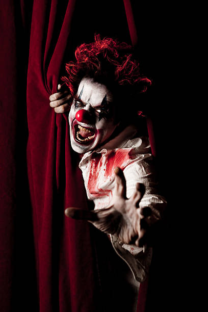 mali clown serie: arrivando per te! - curtain red color image clown foto e immagini stock