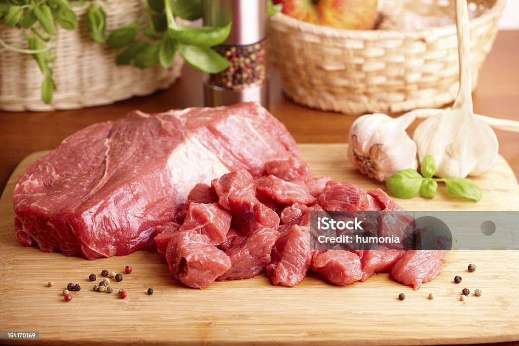 Corte de carne de res de la materia prima - Foto de stock de Ajo libre de derechos