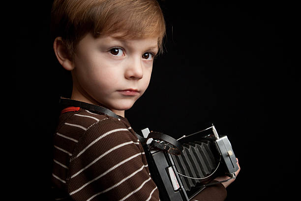 insant câmara criança - bellow camera photography photography themes photographer imagens e fotografias de stock