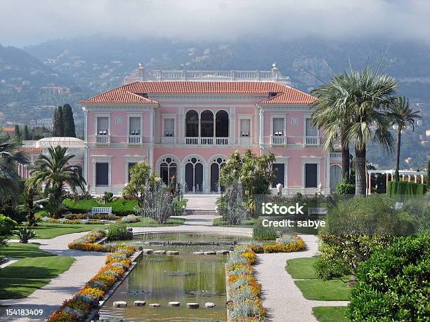 Villa Ephrussi De Rothschild Cap Ferrat Francia - Fotografie stock e altre immagini di Villa - Villa, Rosa - Colore, Principato di Monaco