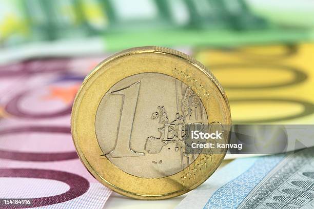 Moeda De Um Euro - Fotografias de stock e mais imagens de Atividade bancária - Atividade bancária, Comprar, Eurogrupo