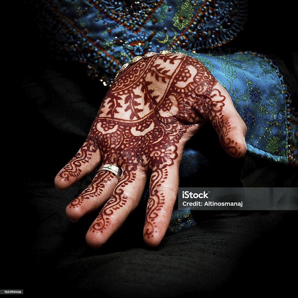 Henna, mehendi en una novia de manos-Diversión square - Foto de stock de Patrones visuales libre de derechos