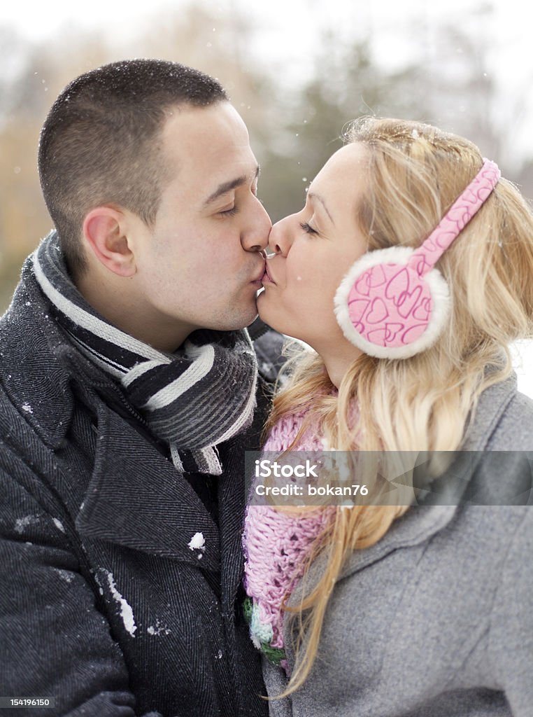 Beijo de Inverno - Royalty-free 20-29 Anos Foto de stock