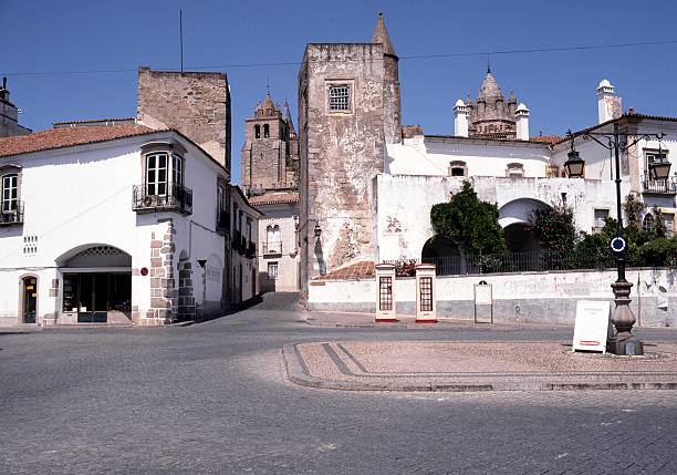 istock Town centre, Evora, Portugal. 154196403