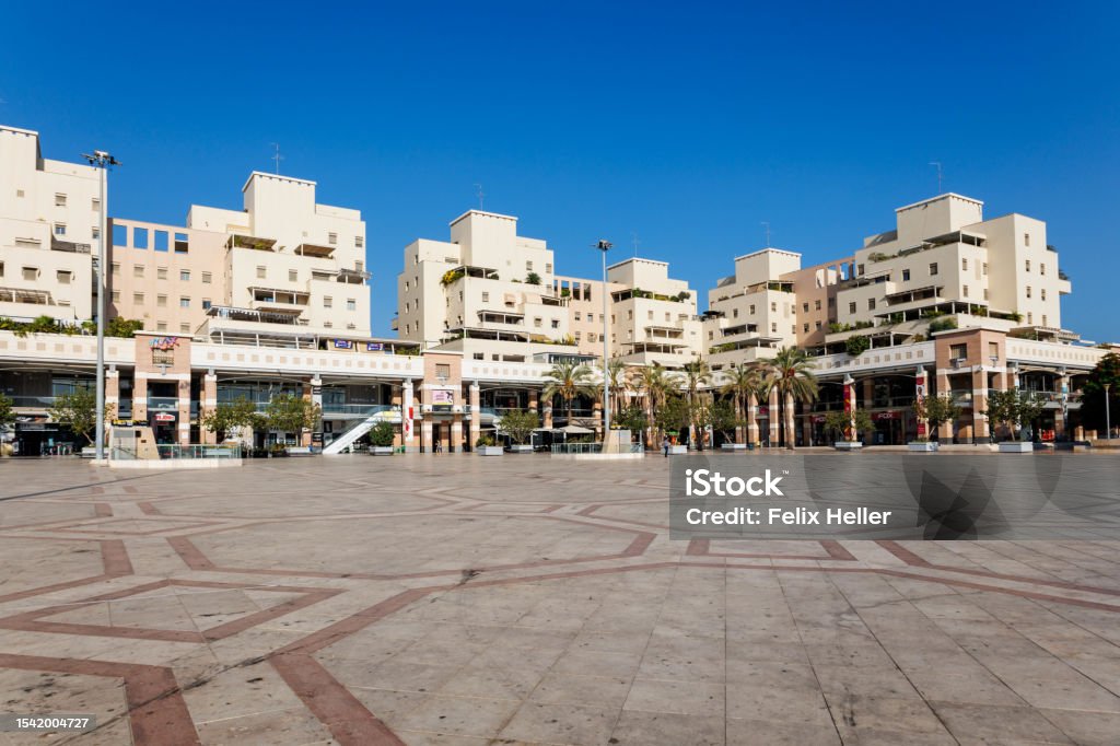 KFAR SABA, ISRAEL - OCTOBER 19, 2022: Contemporary outdoor shopping center "Arim" in Kfar Saba, a suburb of Tel Aviv Architecture Stock Photo
