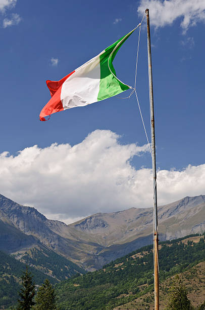 istock Italian flag on the alps 154202068