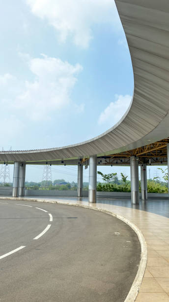 istock Curved roof canopy 1542131530