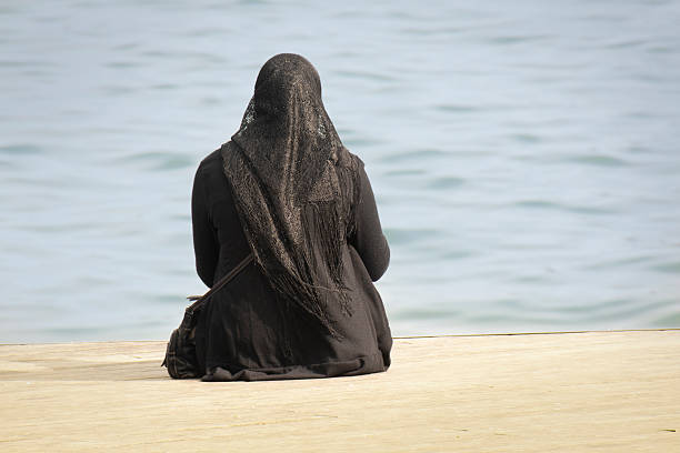 istock Headscarfed woman 154214737