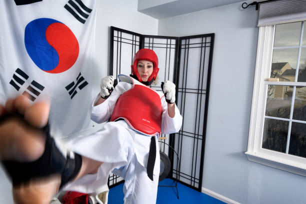 strona główna tae kwon do - padding tae kwon do helmet karate zdjęcia i obrazy z banku zdjęć