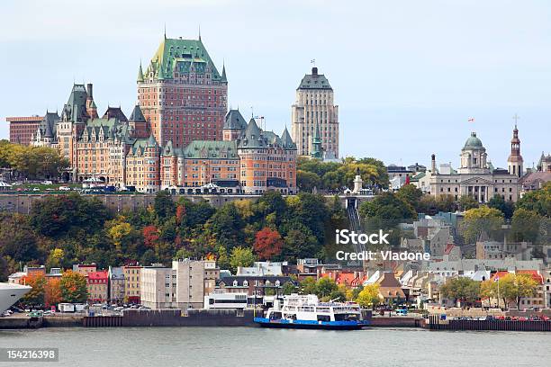 Quebec City Skyline Za Rzeka Świętego Wawrzyńca - zdjęcia stockowe i więcej obrazów Québec - Québec, Architektura, Bez ludzi