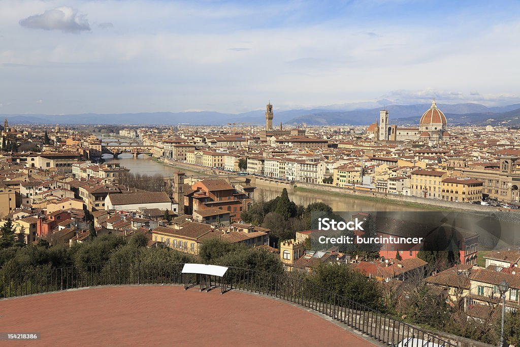 Ciudad Medieval con Catedral Duomo de Florencia, Italia y río Arno - Foto de stock de Academia - Florencia libre de derechos