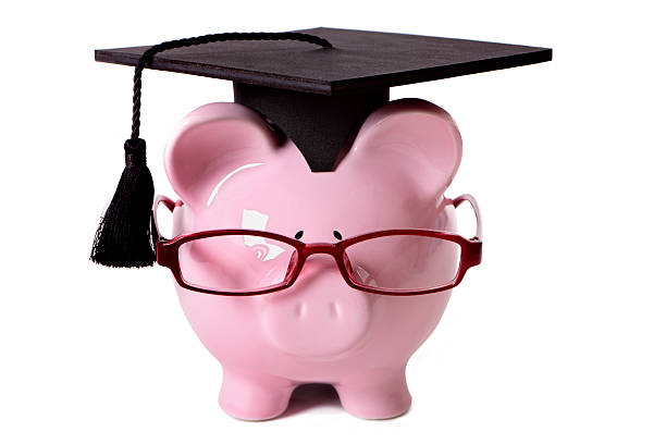 istock Graduate Piggy Bank 154223608