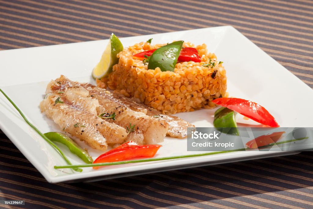 Grelhado bacalhau com Lentilha Vermelha - Royalty-free Alimentação Saudável Foto de stock