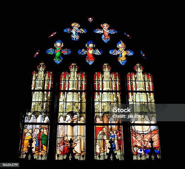 Vetro Finestra Di Saint Etienne Chiesa A Parigi - Fotografie stock e altre immagini di Ambientazione interna - Ambientazione interna, Architettura, Arco - Architettura
