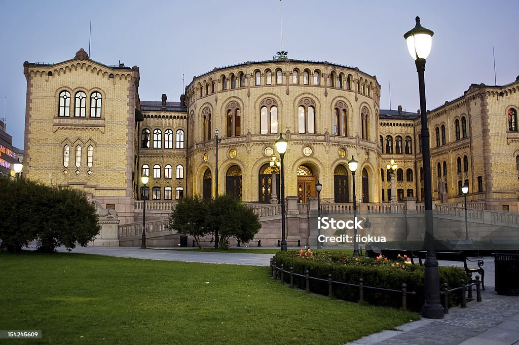 O edifício do Parlamento, em Oslo, Noruega - Foto de stock de Oslo royalty-free