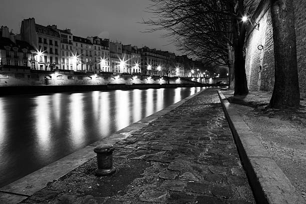 istock Quai des Orfevres, Paris 154250620
