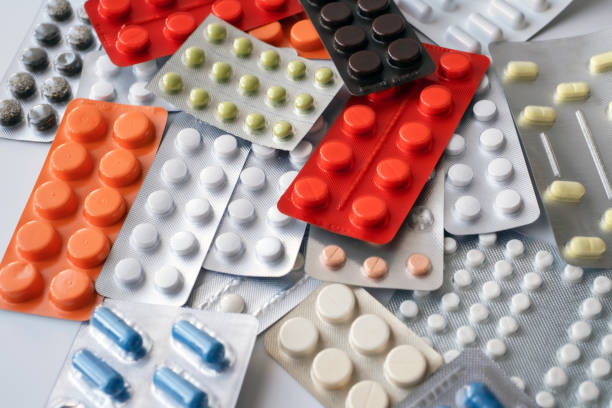 Verschiedene pharmazeutische Medizin Pillen, Tabletten und Kapseln – Foto