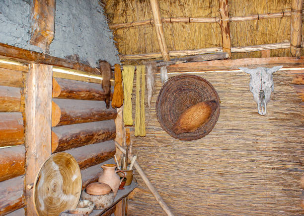 istock the inside of a building with a Viking Age appearance 1542584086