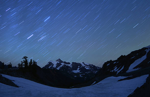 istock Stars over Mt Shuksan 154265803