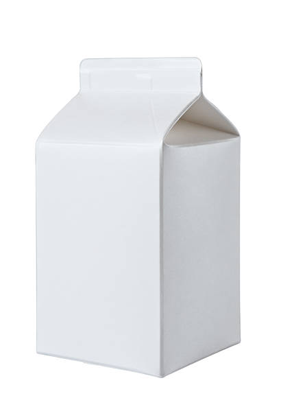 Scatola di latte per mezzo litro su bianco - foto stock
