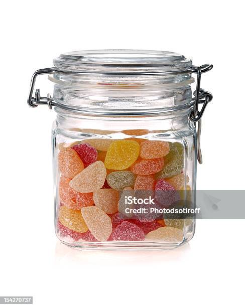 Jellied Doce No Frasco Isolado A Branco - Fotografias de stock e mais imagens de Amarelo - Amarelo, Açúcar, Branco