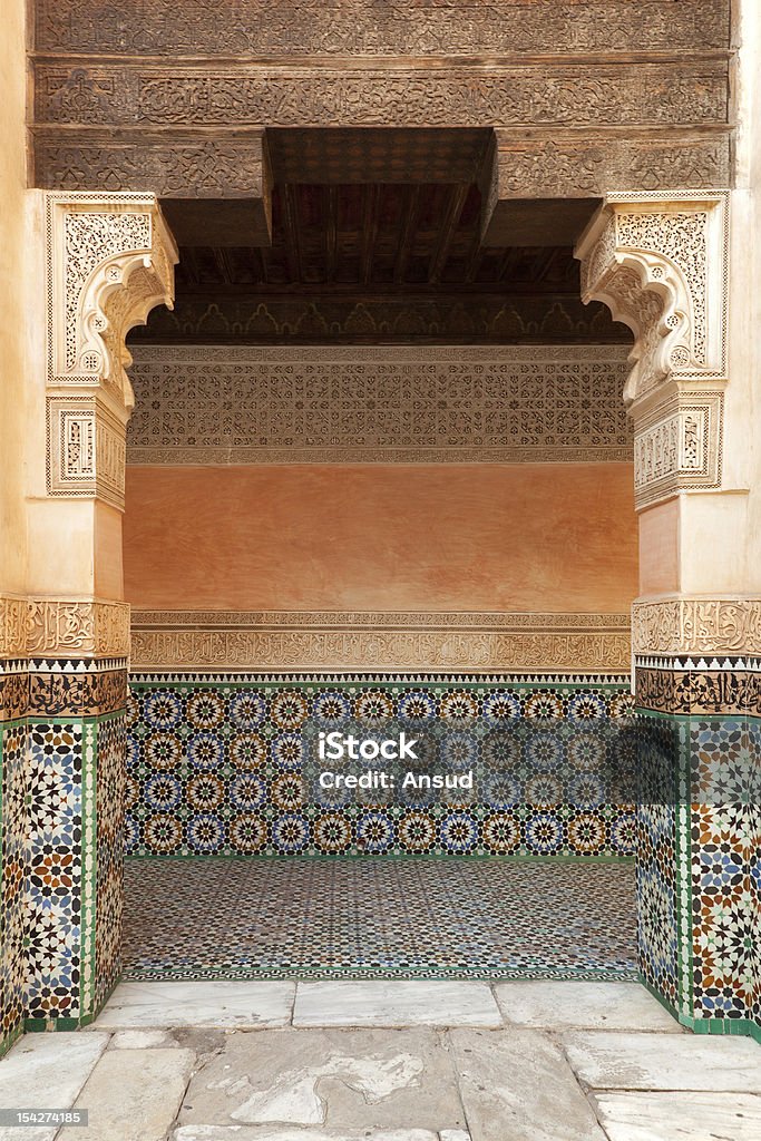 Marrakech madrasah enfeites - Foto de stock de Antigo royalty-free