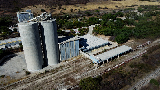 Storage facility cereals and production of bio gas; silos and drying towers