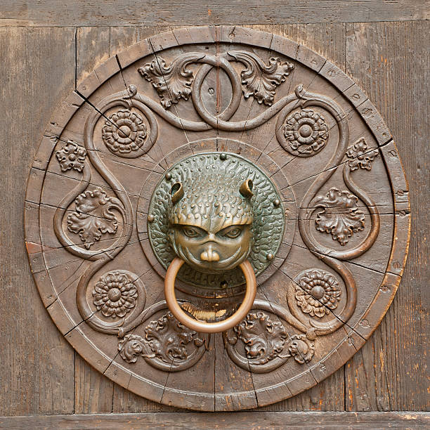 istock Grunge medieval background - rusty antique door knocker 154279942