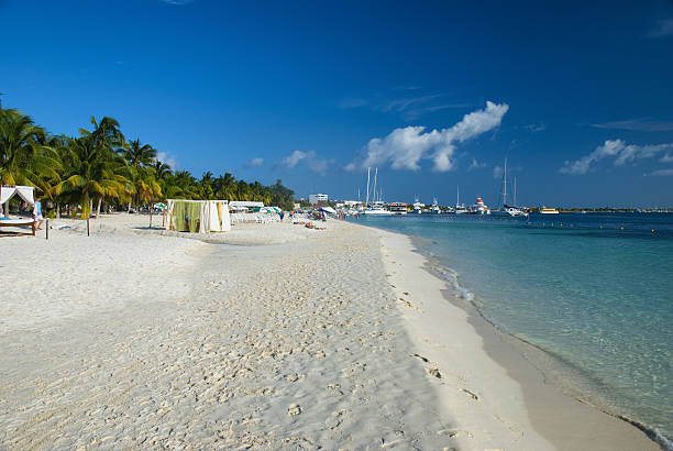 istock Isla Mujeres beach. Cancun, Mexico 154284661
