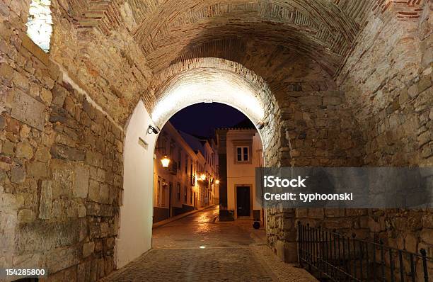 Cidade Velha De Faro Em Portugal - Fotografias de stock e mais imagens de Abóbada de Berço - Abóbada de Berço, Aldeia, Algarve