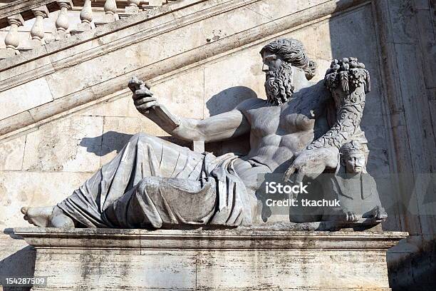 Kapitolinische Stockfoto und mehr Bilder von Jupiter - Griechischer Gott - Jupiter - Griechischer Gott, Statue, Architektur