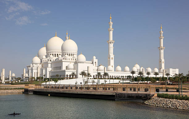 istock Sheikh Zayed Grand Mosque in Abu Dhabi 154290829