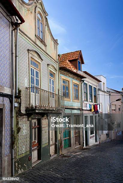 Casas Típicas De Aveiro Portugal Foto de stock y más banco de imágenes de Calle - Calle, Casa, Cerámica