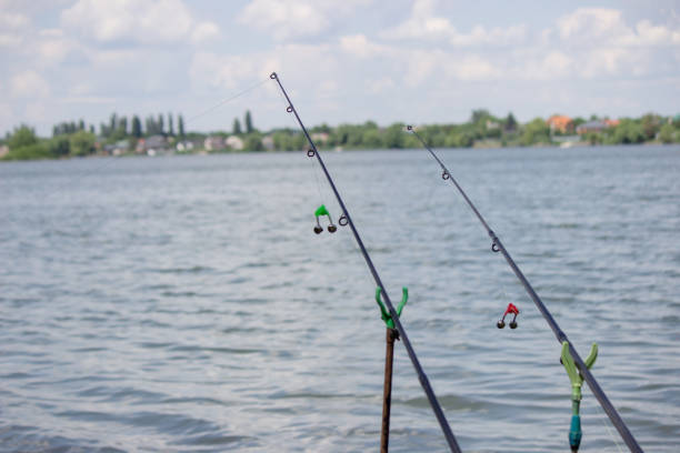 esca per attrezzatura da pesca, fiume da pesca. messa a fuoco selettiva. - lure loc foto e immagini stock